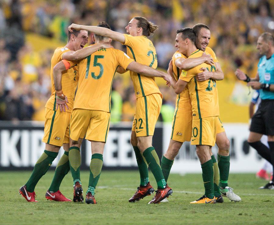 起并主持了 起并主持了